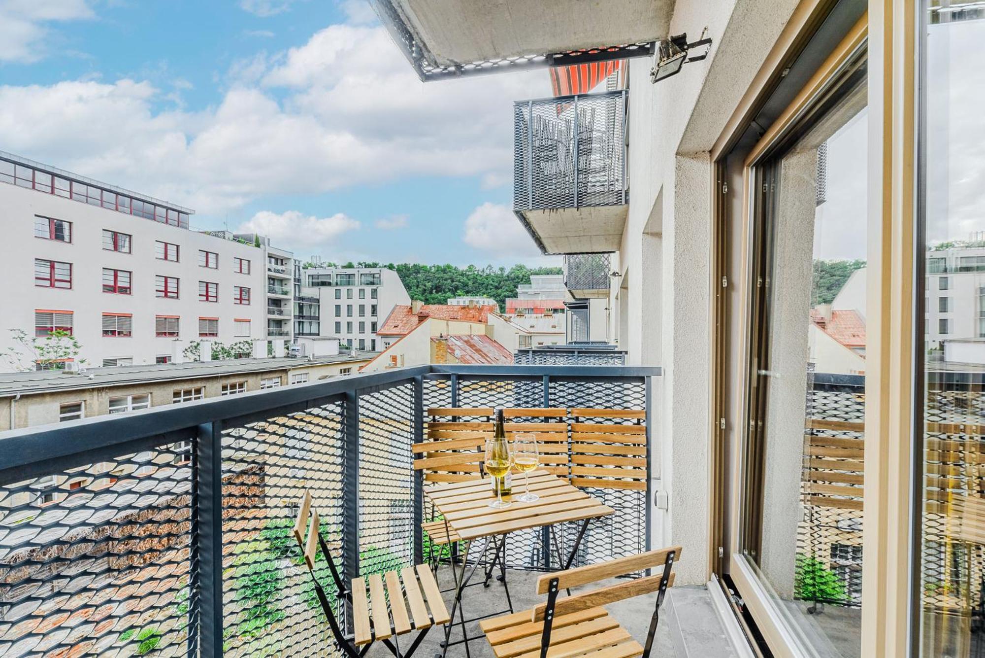 Apartmán Spacious Near Karlin Square