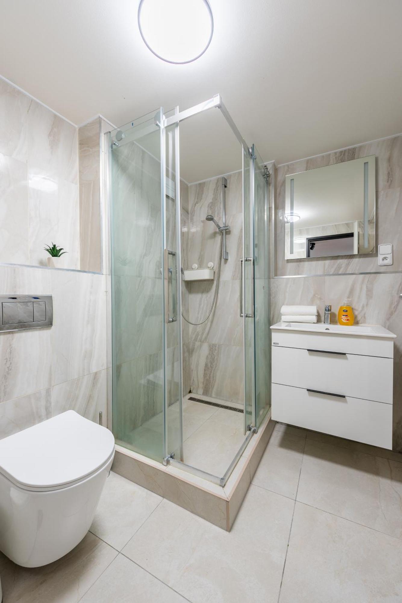 Spacious Near Karlin Square Apartmán *