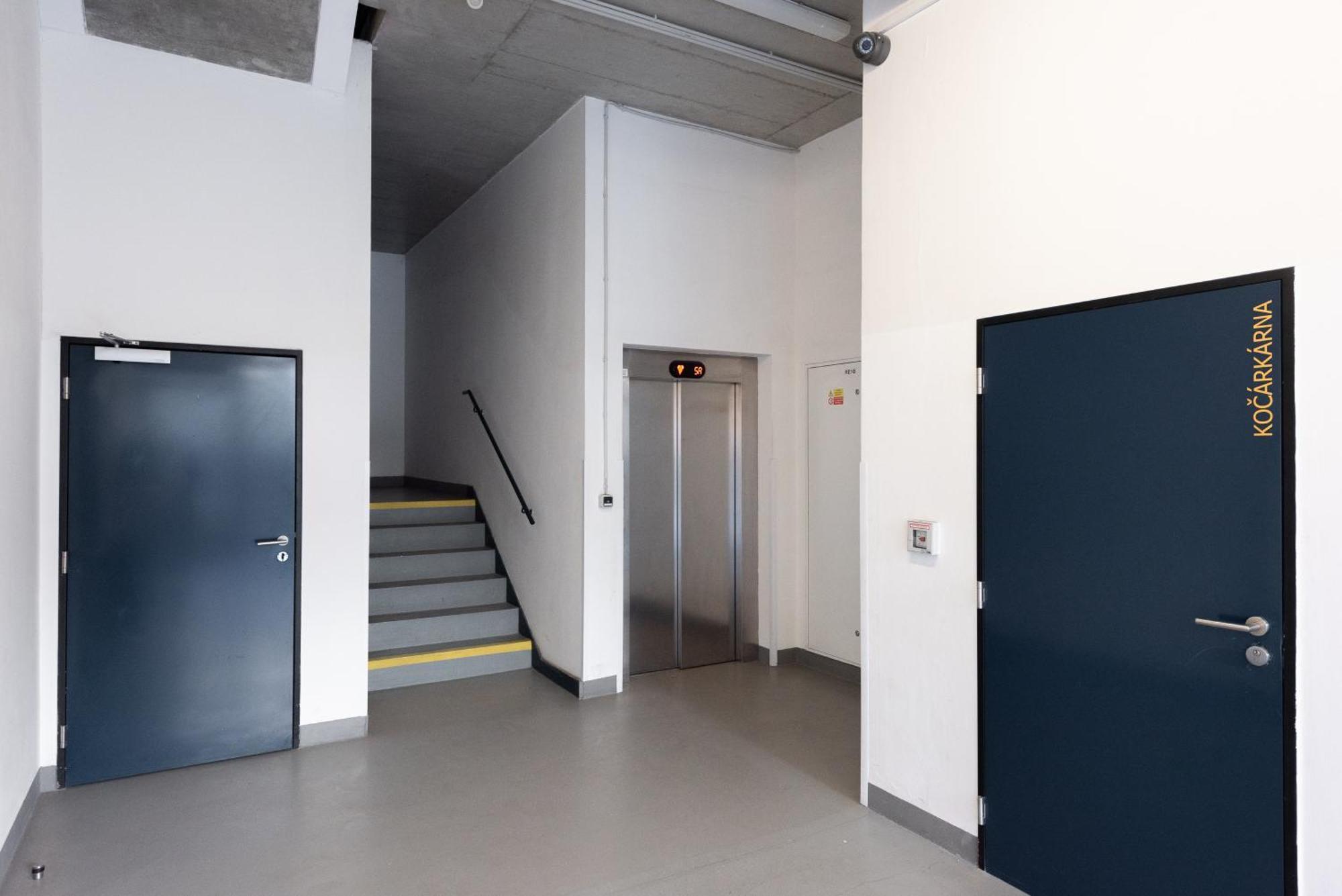 Apartmán Spacious Near Karlin Square