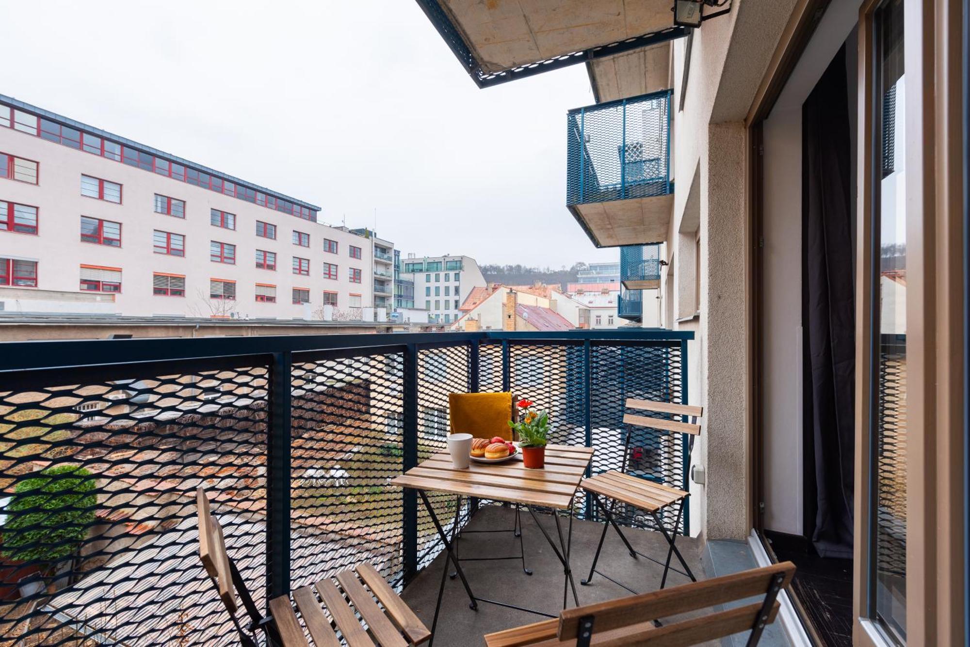 Apartmán Spacious Near Karlin Square *